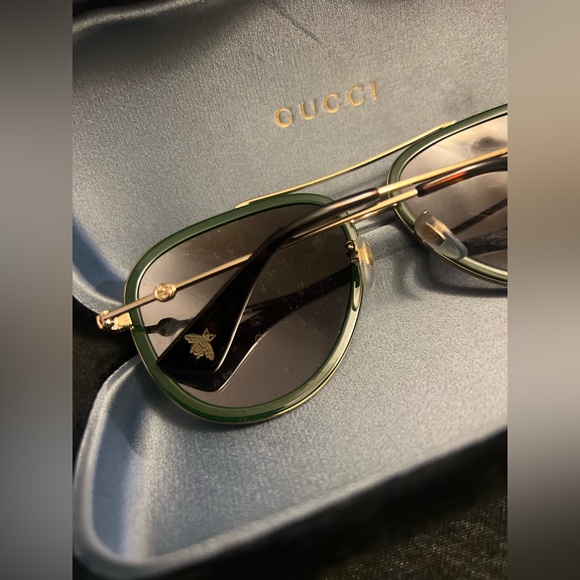 Gucci Green and Red Sunglasses - Picture 2 of 6